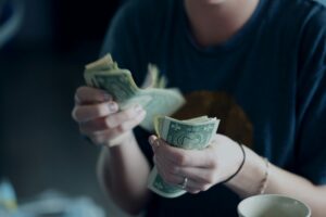 Таможенные пошлины и налоги: чем отличается оплата в странах СНГ